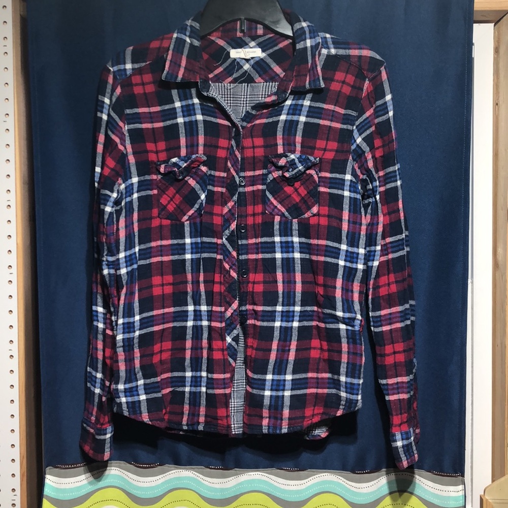 💐Red Plaid Button Down 😍